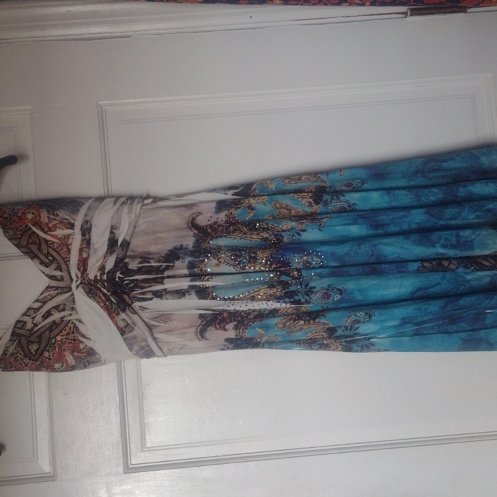 Dress - Picture 2 of 2
